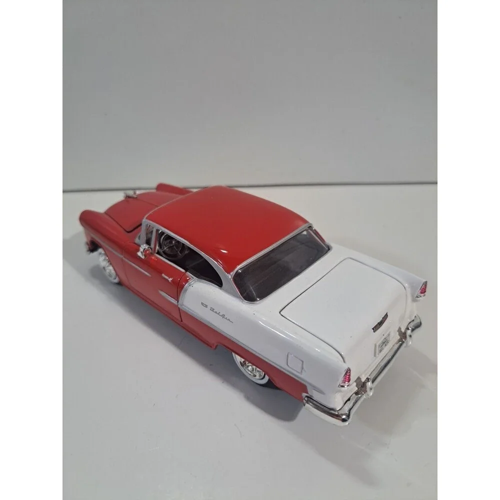 Motor Max 1:24 Die Cast 1955 Chevrolet Bel Air 2dr. Non Post